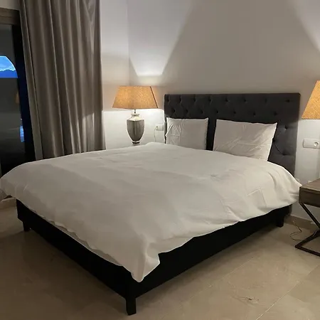Wonderful 3-bedroom With Garden And Amazing Views Hacienda Senorio Cifuentes Marbella Benahavis